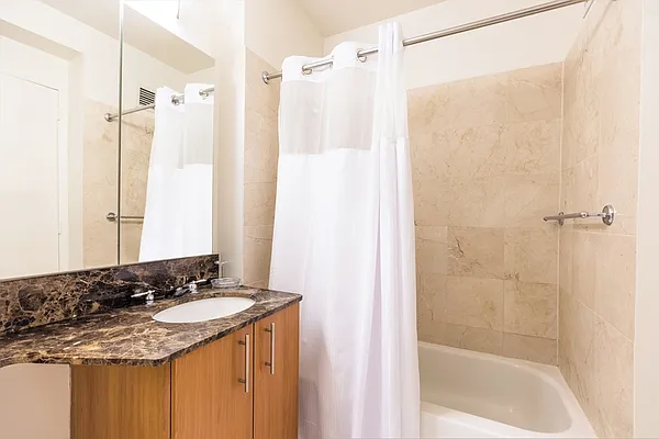 Rented by Greystar | media 5