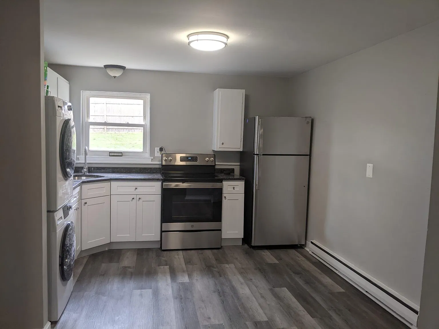 2 bed, $2,050 — Photo 2