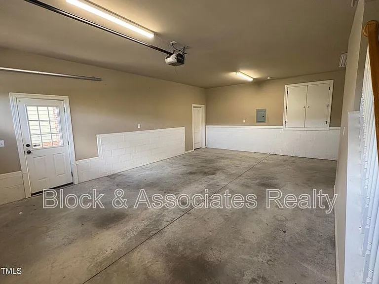 1321 Center St — Photo 23