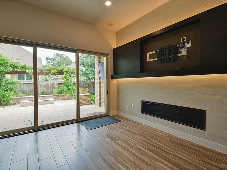 5911 Vineyard Creek Ln — Photo 26