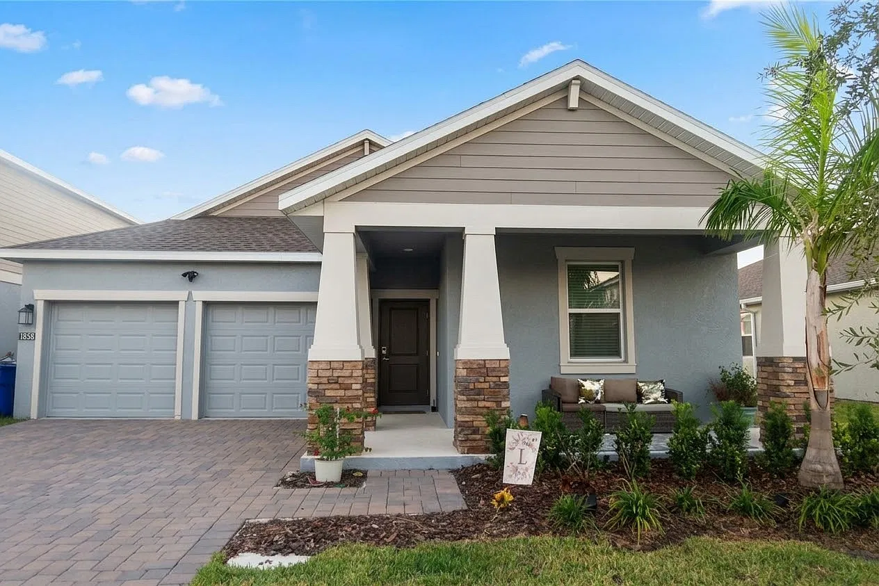 4 bed, 2200 sqft, $2,990 — Photo 1