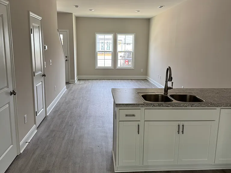 106 Loren Rd — Photo 3