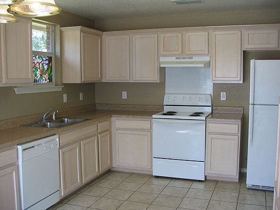 2nd image of 8415 Oak Br