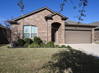 228 Red Fox Ln, Denton, TX 76210