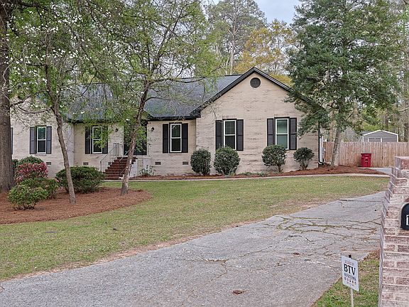 2nd image of 104 Saint Thomas Pl