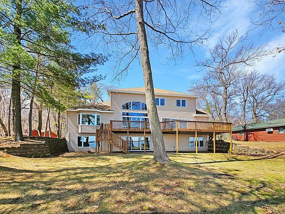4th image of 21124 Wildwood Rd