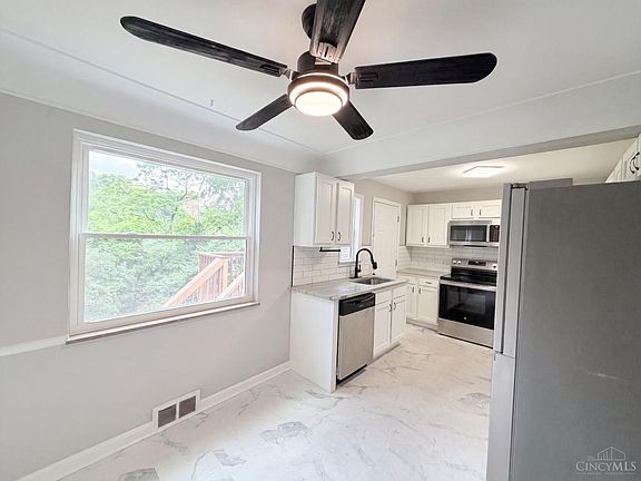 2nd image of 577 Lowell Ave