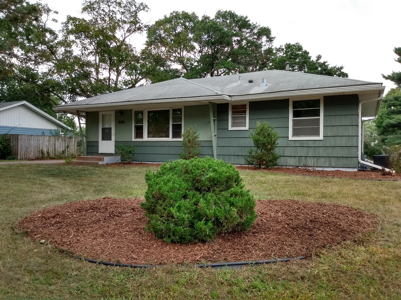 4-bed 2-bath SFH avail now in Coon Rapids! — Photo 2