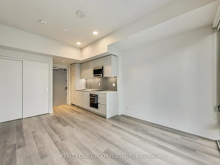 8 Cumberland St #701 — Photo 6