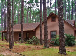 142 Pine Woods Gln, Holly Lake Ranch, TX 75765