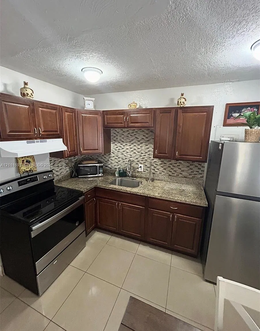 Hazelwood Acres — Photo 3