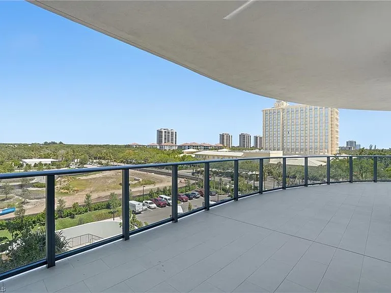 5100 Seagrass Blvd #306 — Photo 2