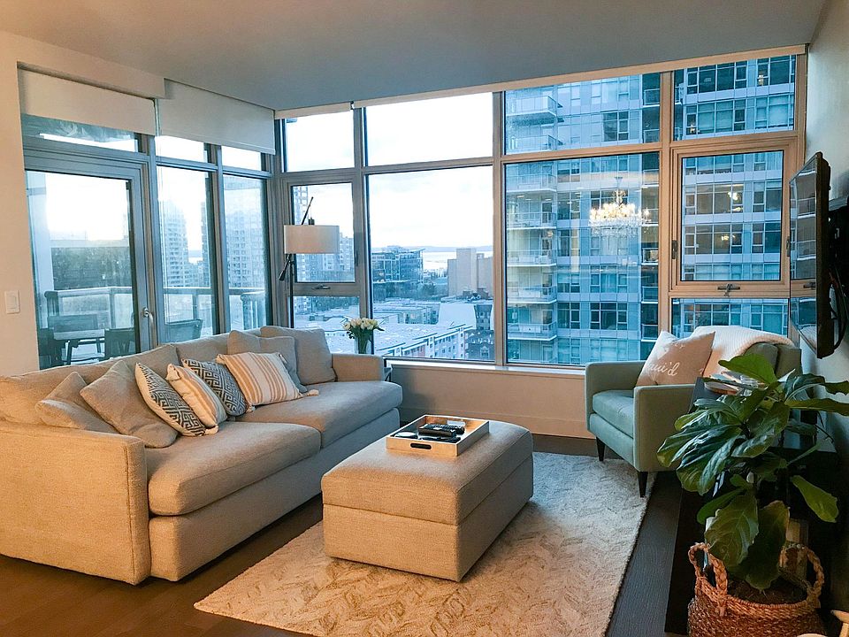 spacious living room