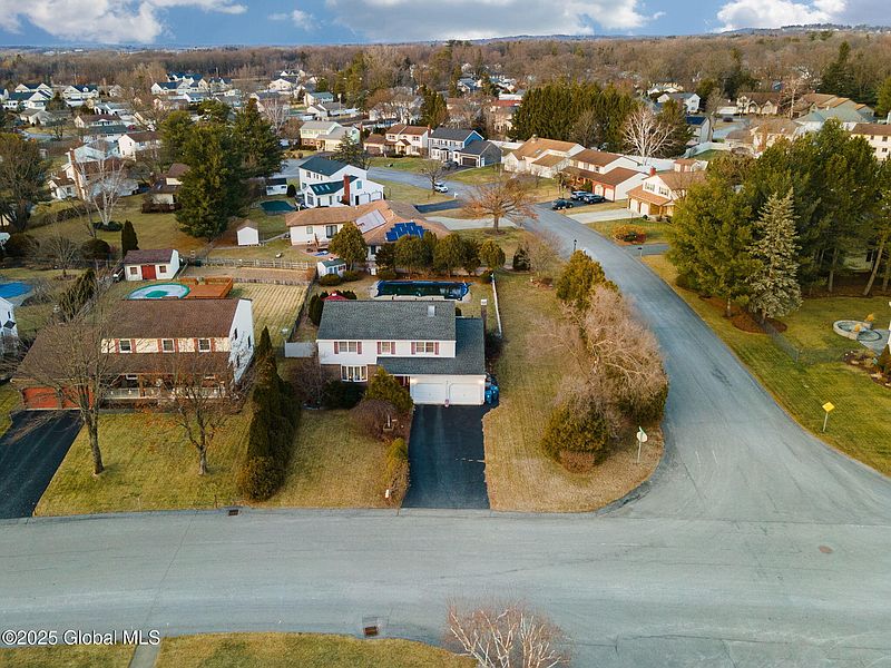 3rd image of 30 Huntleigh Drive