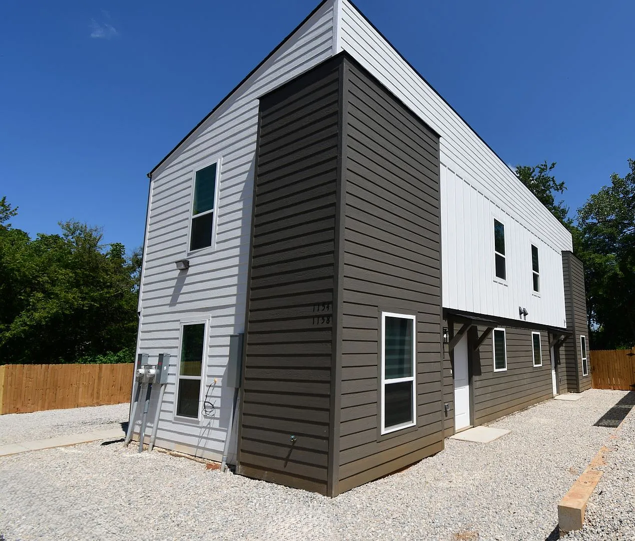 Be the First- 2 Bedroom, 2.5 Bathroom Duplex! — Photo 2