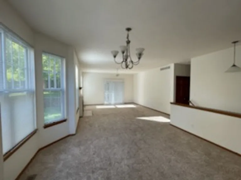 2519 Sandhutton Ave — Photo 3