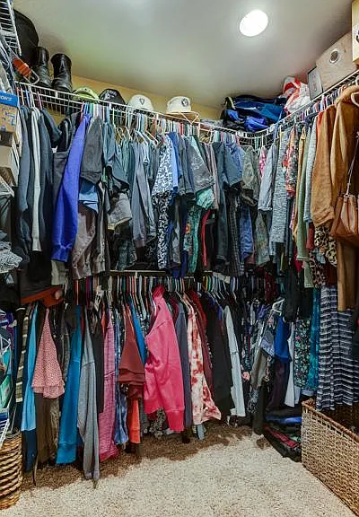 Master closet 2