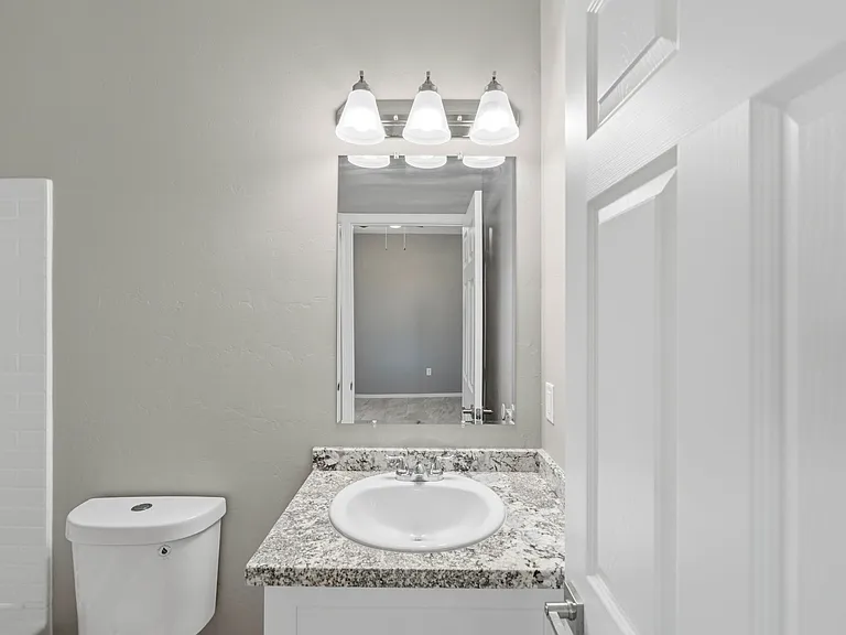 944 W 34th St #1 — Photo 9