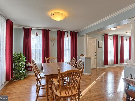 4th image of 109 Basil St
