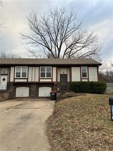 5913 NW Creekview Dr, Parkville, MO, 64152