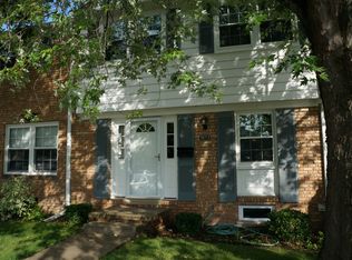 19713 Hayes Ct, Northville, MI 48167