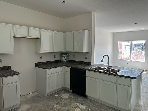 5th image of 1320 Meadows Dr