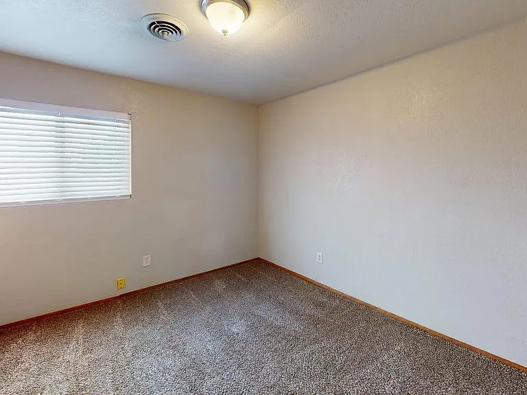 111 NW Columbia Ave #1 — Photo 8