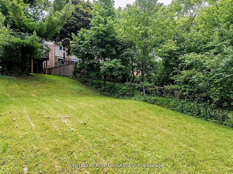 102 Baywood Ct — Photo 48