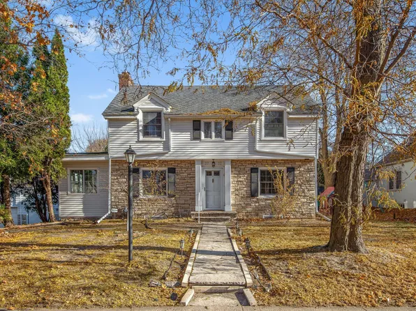 2732 Zenith Ave N, Robbinsdale, MN 55422