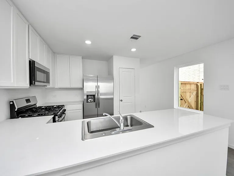 16831 Spotted Oak Dr — Photo 14