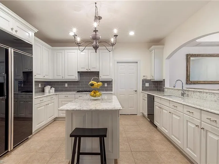 2864 Tiburon Blvd E #101 — Photo 8