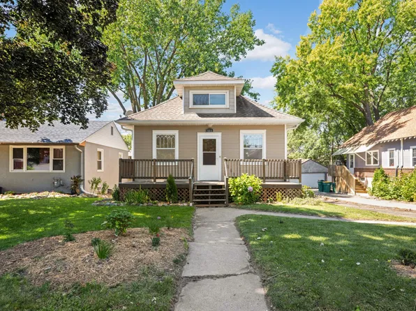 1211 Charlton St, West Saint Paul, MN 55118