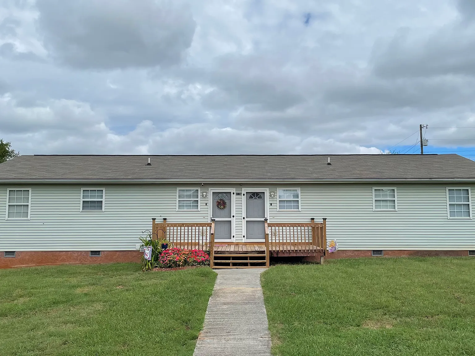 2 bed, 1200 sqft, $1,350 — Photo 1