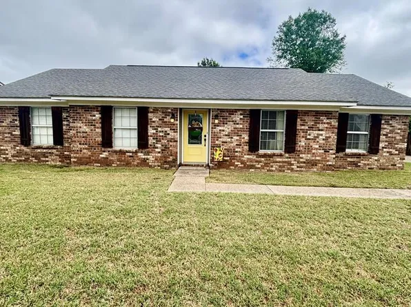 426 Fava Dr, Greenville, MS 38701