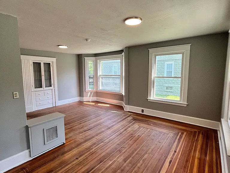 245 Bristol St #1 — Photo 2