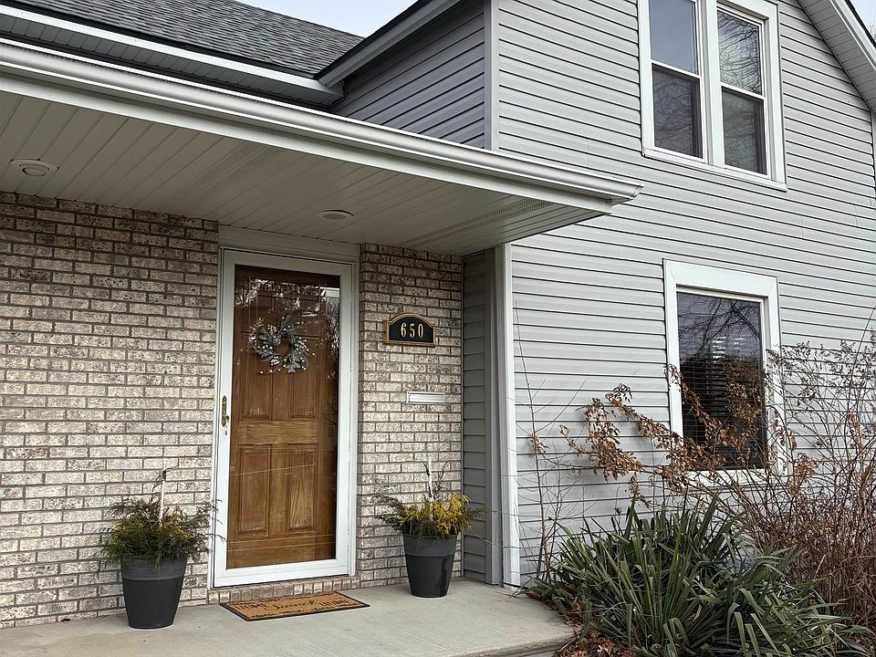 1st image of 650 E Linden Ave