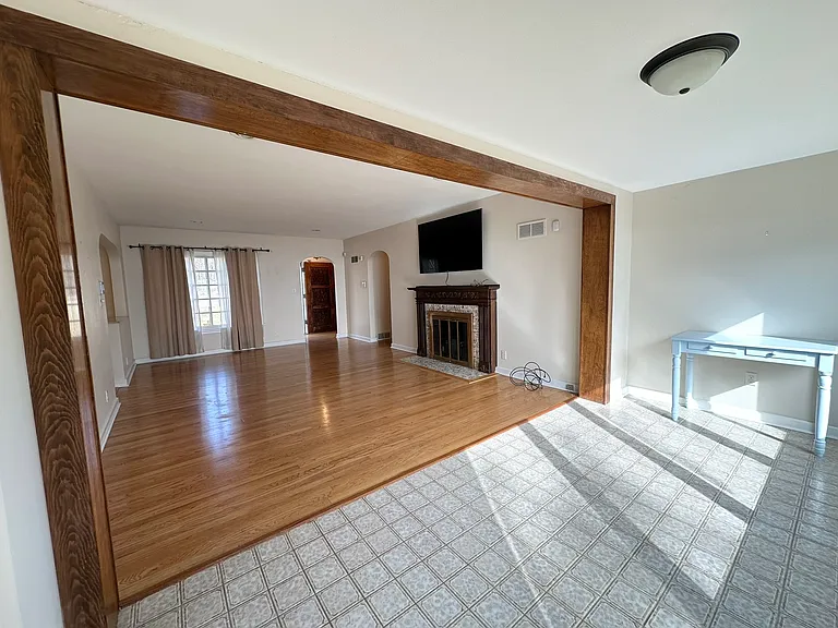 136 E Hazel Dell — Photo 12