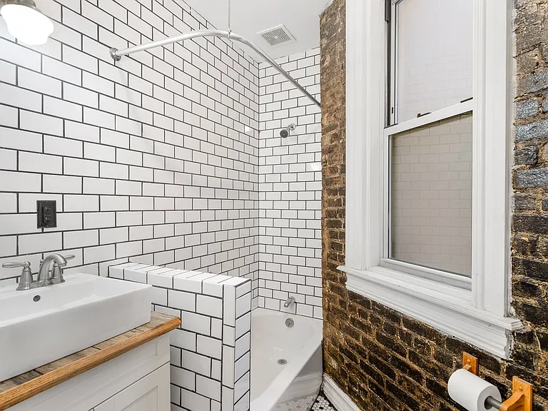 2408 Webster Ave #1N — Photo 7