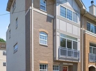 2610 W Bloomingdale Ave, Chicago, IL 60647