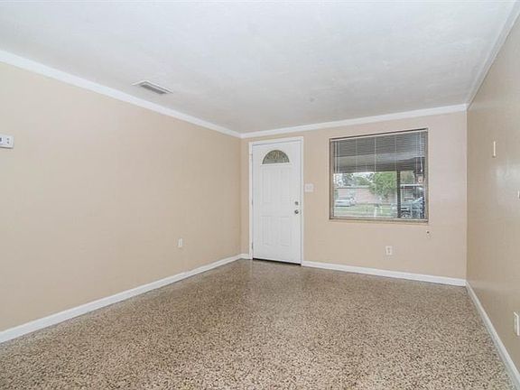 3rd image of 5009 S 86th St