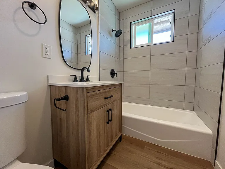 3814 S Bronson Ave — Photo 17