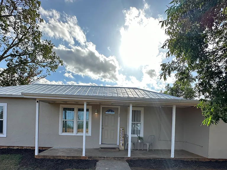 109 Leon St — Photo 1
