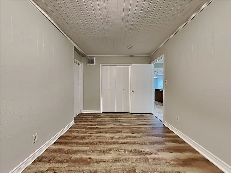 1504 Carnation Dr — Photo 18
