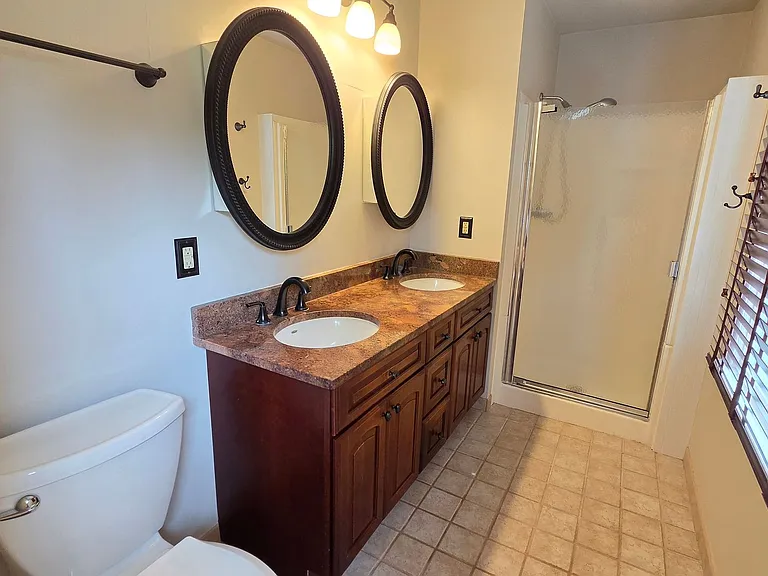 8201 Hensley Ct — Photo 22