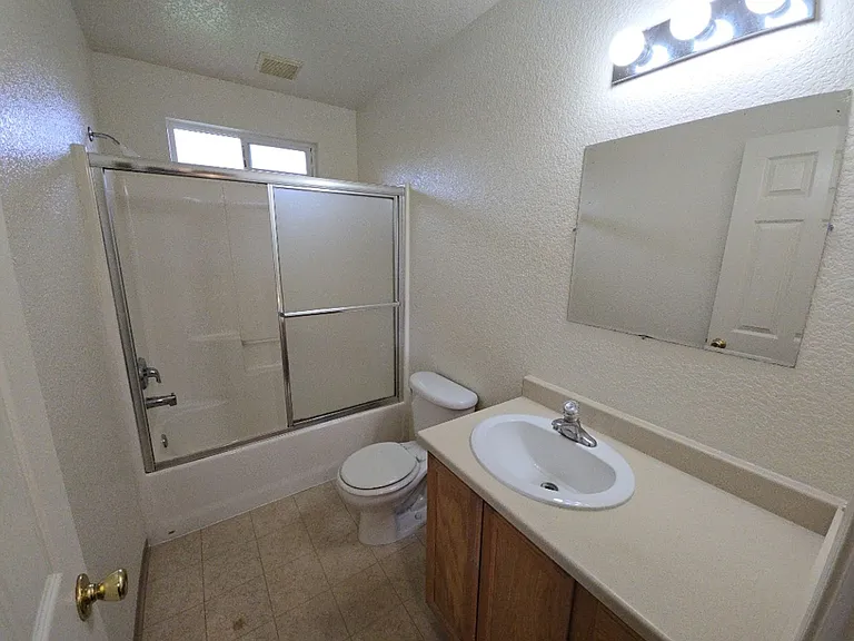 2201 Garland St — Photo 5