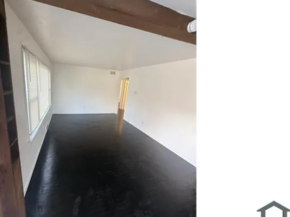 9122 Loganberry Ln, Saint Louis, MO 63121