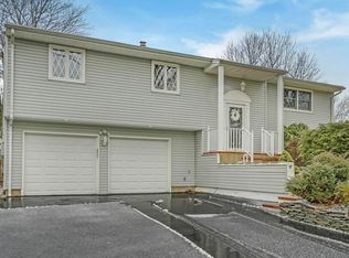 17 Phillip Dr, Edison, NJ 08820