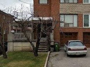 8 Rainswood Ct, Toronto, ON M3M1G2