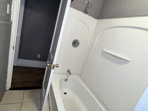 5th image of 502 E Brinton St Floor 1