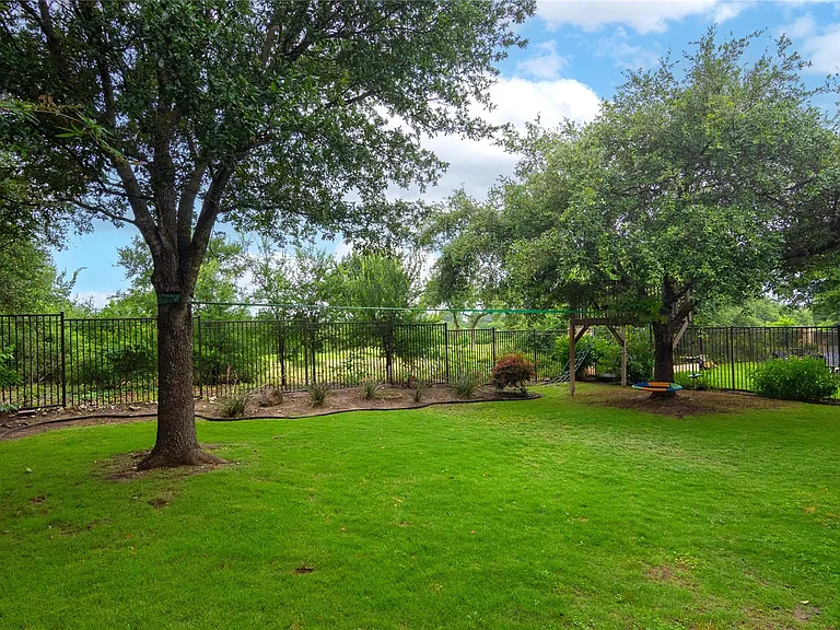 11004 Quarry Oaks Trl — Photo 2
